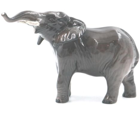 Beswick elephant figurine, H: 14 cm, no cracks or chips. P&amp;P Group 1 (£14+VAT for the first lot and £1+VAT for subsequent