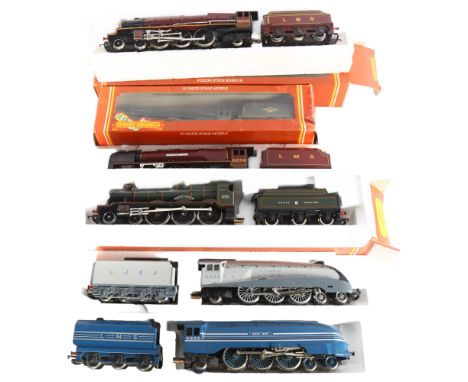 HORNBY RAILWAYS - a quantity of boxed OO gauge scale locomotives, including R.830 GWR 4-6-0 locomotive "St David", R.099 LNER