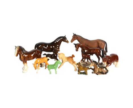 A shelf of horse figures, including a Beswick Palomino foal, Beswick matte Bay thoroughbred etc 