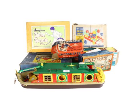 A quantity of boxed Vintage toys, including a Bayko building set, in original box, a Tri-ang brick truck complete with 24 bri