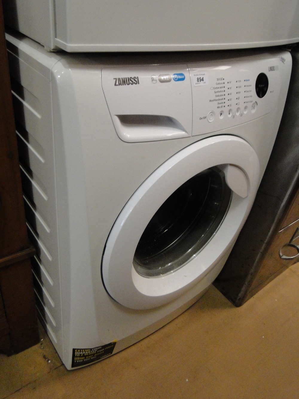 A Zanussi Lindo 300 washing machine, GWO.