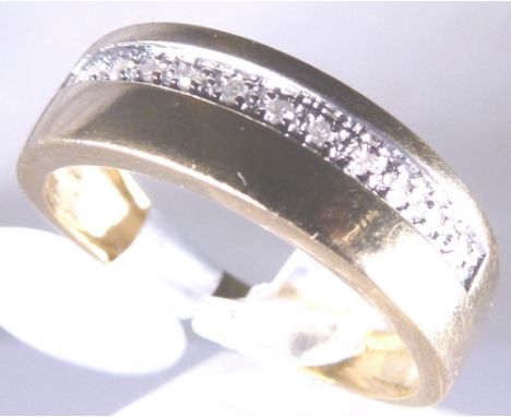 9 ct diamond band ring, size R