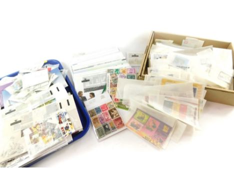 Philately: GB Empire and world stamps, mint and used, first day covers, etc.. (a quantity) 