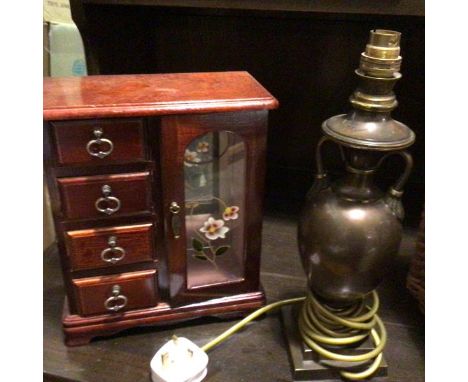 A miniature jewellery chest, a bronzed two handled lamp raised on square moulded base (29cm x base: 9cm) (2)