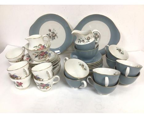 A Wedgwood Sandon pattern twenty piece coffee set including cream jug, sugar basin, six cups, six saucers, six side plates, a