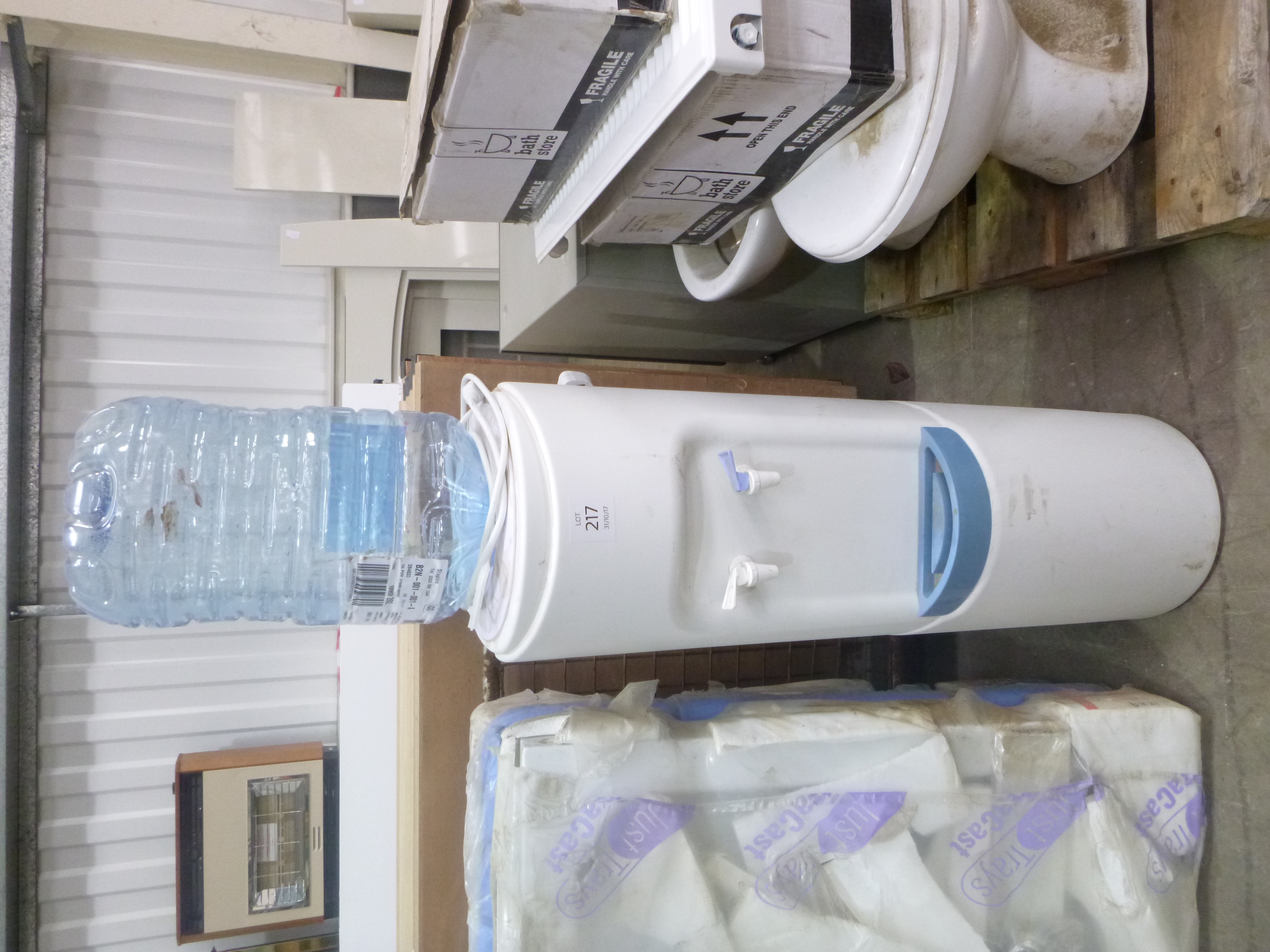 * A Crystal Mountain MOGGZWTW2C Water Dispenser
