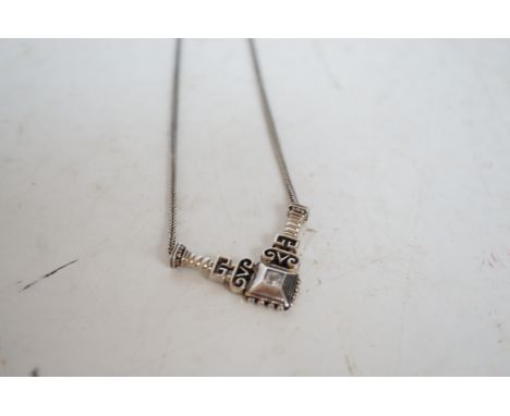 Silver ornate necklace 