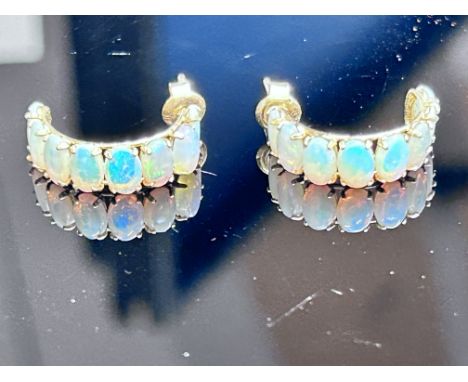 14ct Gold & opal earrings 