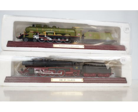 2 Model trains 