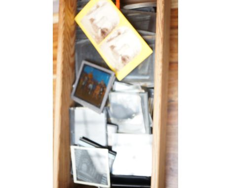 Large collection of magic lantern slides to include stereoscopic photographs 