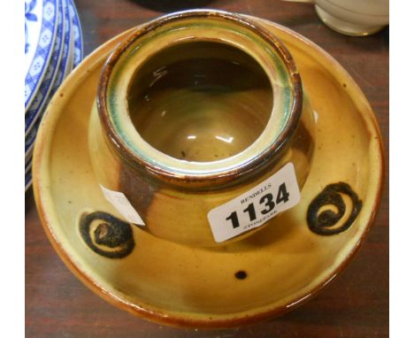 A Winchcombe Pottery Sid Tustin bowl decorated with slip swirls - sold with a similar jar, lid missing