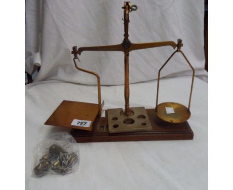 A vintage set of de Grave Short &amp; Co postal scales and weights