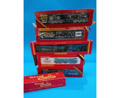 A Hornby 00 gauge 'Royal Lancer', four Diesel electrics and a Triang R 155 Diesel switcher (6)
