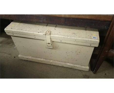 A pine tool chest