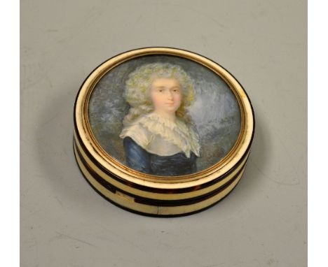 A CIRCULAR BONE AND TORTOISESHELL BANDED LIDDED BOX, with inset portrait miniature to top, approximately 7.5cm diameter