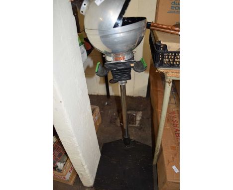 VINTAGE WASP PHOTOGRAPHIC LAMP ON ADJUSTABLE STAND