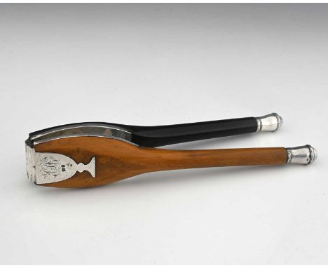 A George III treen and silver lemon or lime squeezer, London 1811/12, Thomas Phipps, Edward Robinson & James Phipps, the hing