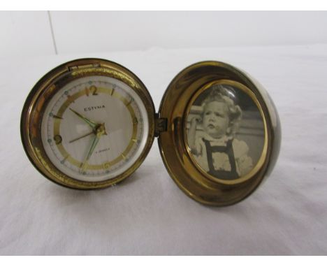 Globe travelling  clock - Working
