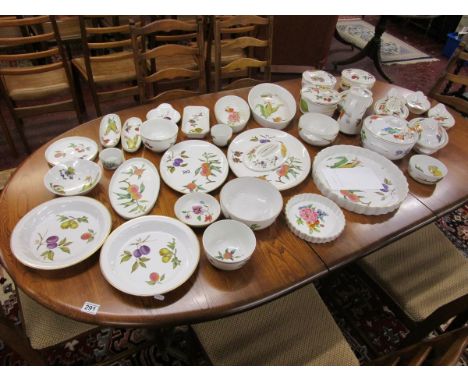 Collection of Evesham &amp; Pershore pattern Royal Worcester