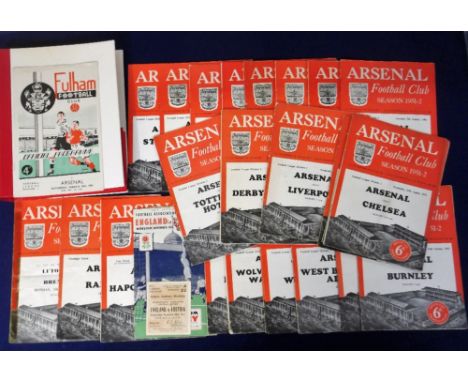 Football programmes, Arsenal homes 1951/52, set of 21 home League games inc. Newcastle, Chelsea, Liverpool, Tottenham, Manche