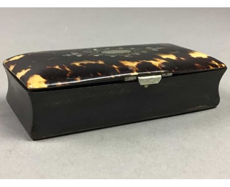 VICTORIAN TORTOISESHELL SNUFF BOX,along with four other snuff boxes (5)