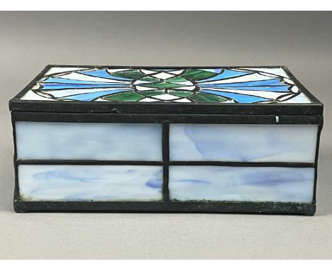 STAINED AND LEADED JEWELLERY BOX,7cm high, 18cm wide, 13cm deep, along with a golfing panel and two murano glass dishes (4)