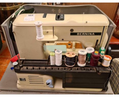 VINTAGE ELECTRIC BERNINA RECORD SEWING MACHINE