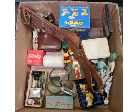 CARTON WITH CERAMIC FIGURINES, A SAM BROWN BELT, CHINESE STRESS BALL, DATE STAMPER &amp; OTHER BRIC-A-BRAC 