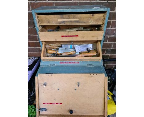 WOODEN CARPENTERS BOX WITH VARIOUS TOOLS &amp; CONTENTS 