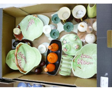 A good collection of Carltonware items inc Australian Pattern Fruit Bowwl, Toast Rack, Condiment set together with similar Ro