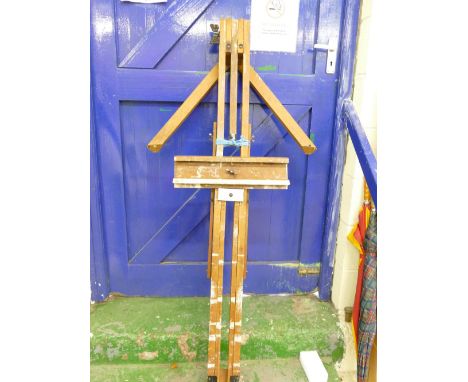 Very large wooden vintage artists easil 