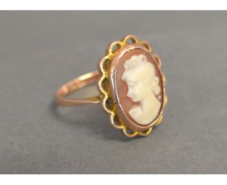 A 9ct. Gold Cameo Set Dress Ring