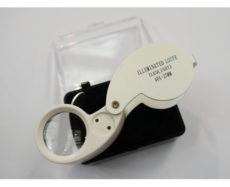 A 40x jeweller's loupe with LED light, cased 