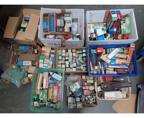A very large quantity of photographic lamps and bulbs; Atlas, Philips, Mazda, Osram, etc