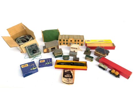 MODEL RAILWAY INTEREST: A large collection of railway models to include; Hornby Dublo locomotive train and junction signals, 