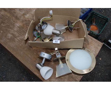 Quantity of light fittings.