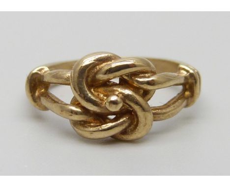 A small 9ct gold Celtic knot ring, 1.9g, E/F