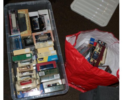 Various modern buses, 27xEFE, 18 Luedo, Corgi and others (Approximately 78) 