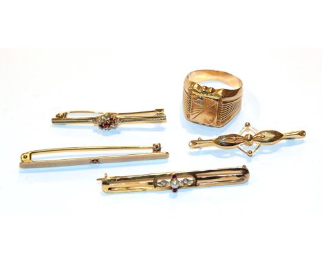 A signet ring, stamped '750', finger size S, two 9 carat gold bar brooches, a 15 carat gold bar brooch and another bar brooch