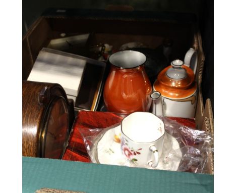 A box containing an oak mantle clock, quantity of coins, pair of cloisonn&eacute; vases, tea cards, etc