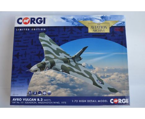 Corgi Aviation Archive limited edition 1/72nd scale AA27204 Avro Vulcan B.2 XM 575 RAF 101 Sqn Waddington 1975 (795/1000, mod