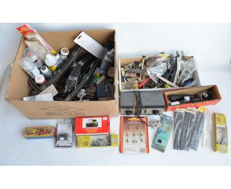 Collection of mostly used OO gauge model railways scenic accessories, a Duette power controller, trees, scatter, track etc. A