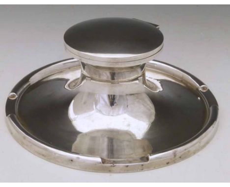 Large capstan shaped silver inkwell, Birmingham 1917, diameter 20.5cm.
