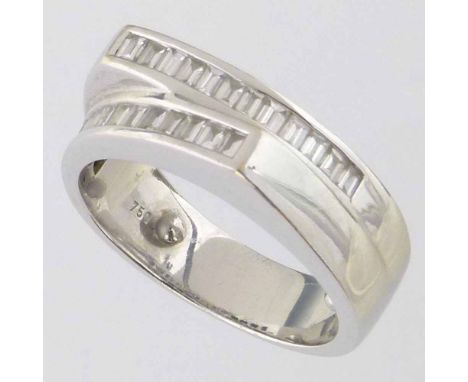 18ct white gold double channel baguette diamond ring, gross weight 7.5g.