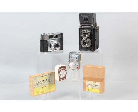 Cameras and Related Items, a Voigtländer Focusing Brillant TLR camera, shutter appears to fire in one speed, body G, elements