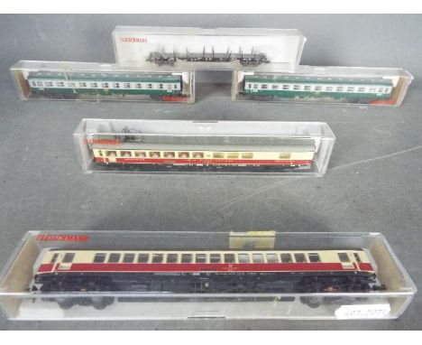 Fleischmann - Five boxed N gauge items of Continental passenger coaches and freight rolling stock by Fleischmann. Lot include
