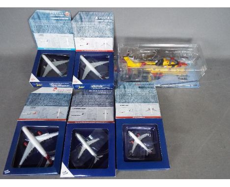 Gemini Jets, Amercom - A flight of five boxed diecast 1:400 scale model aircraft in various carrier liveries plus a sealed Am