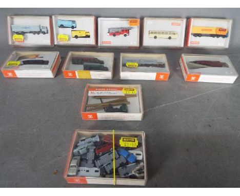 Wiking - A collection of 10 boxed plastic N gauge model commercial vehicles, with a box containing over 20 loose plastic cars