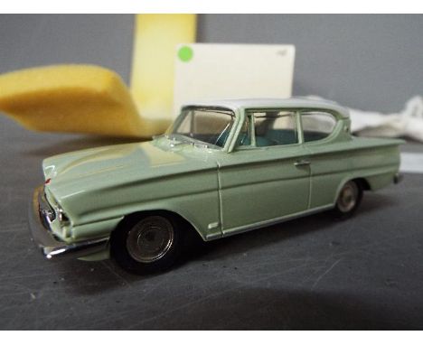 Minicar 43 , Pathfinder Models - A boxed 1:43 scale 1962 Ford Consul Classic. The two tone  model with lime green body and er