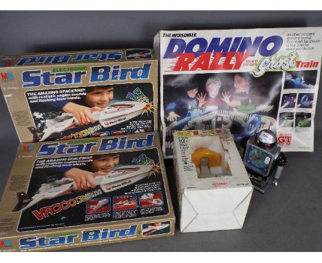 MB - Action GT - A vintage games lot with Domino Rally Ghost Train, 2 x MB Star Bird spaceships, a Peter K robot and a Robot 